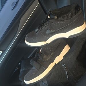 Nike Men's Black and Cream Sneakers